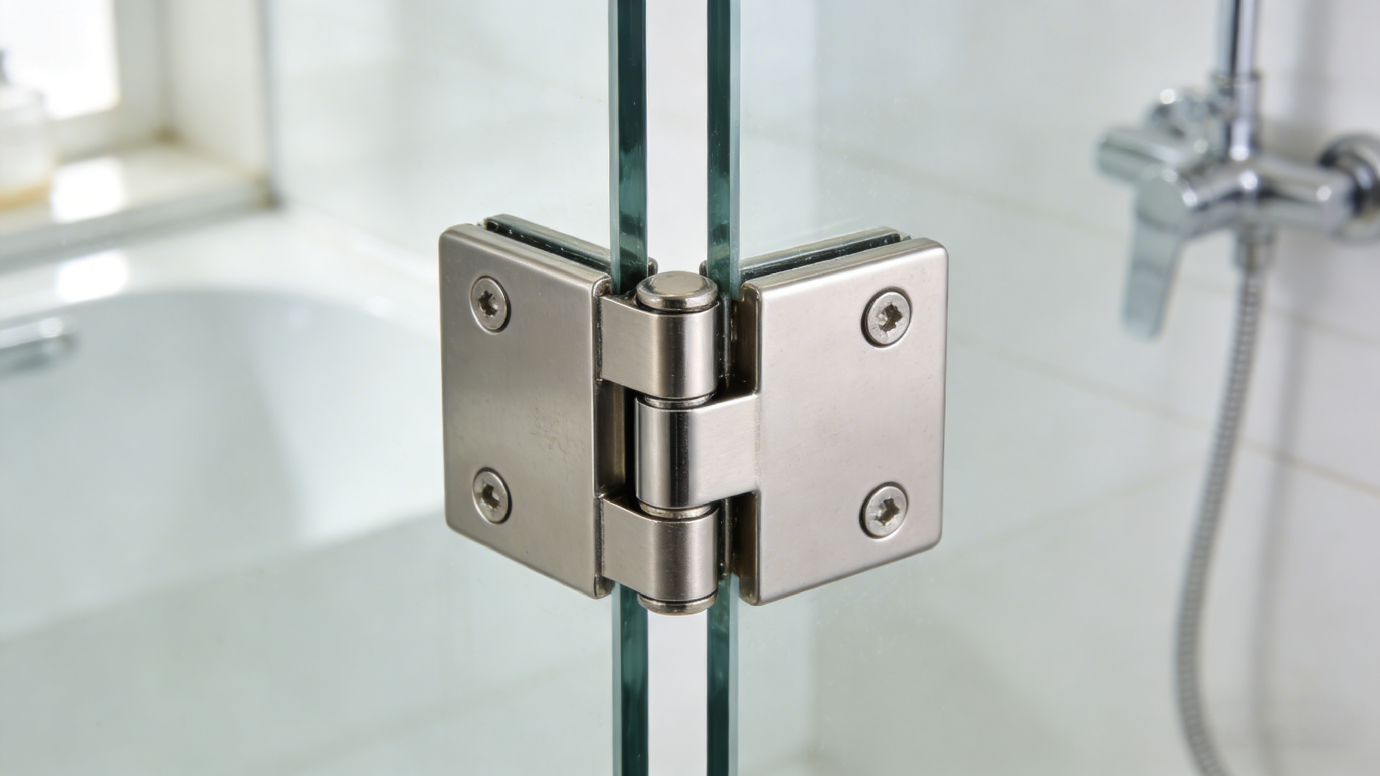 So montieren Sie das Duschscharnier?